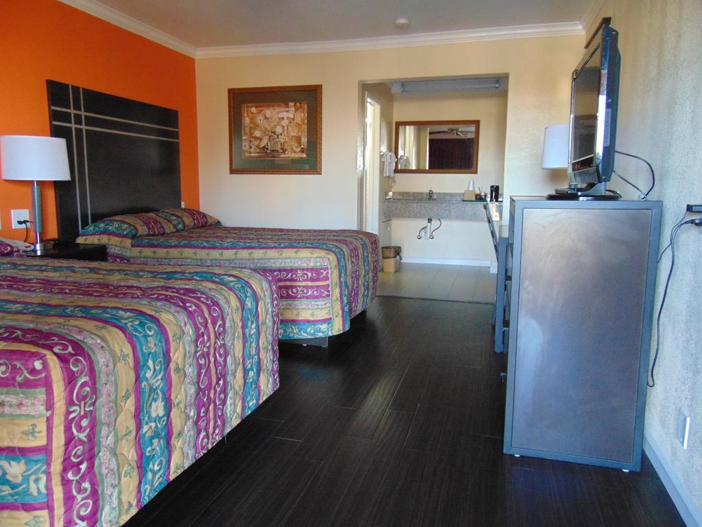 Heart Of Texas Motel Austin Bagian luar foto
