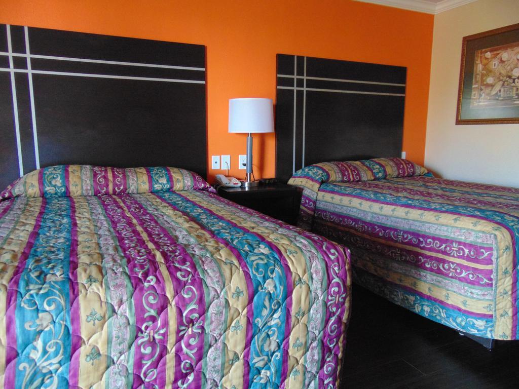 Heart Of Texas Motel Austin Bagian luar foto
