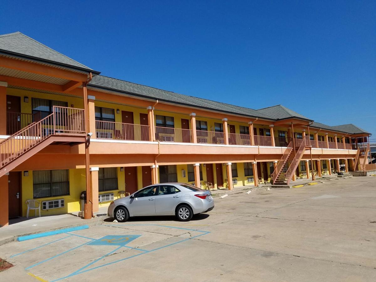 Heart Of Texas Motel Austin Bagian luar foto