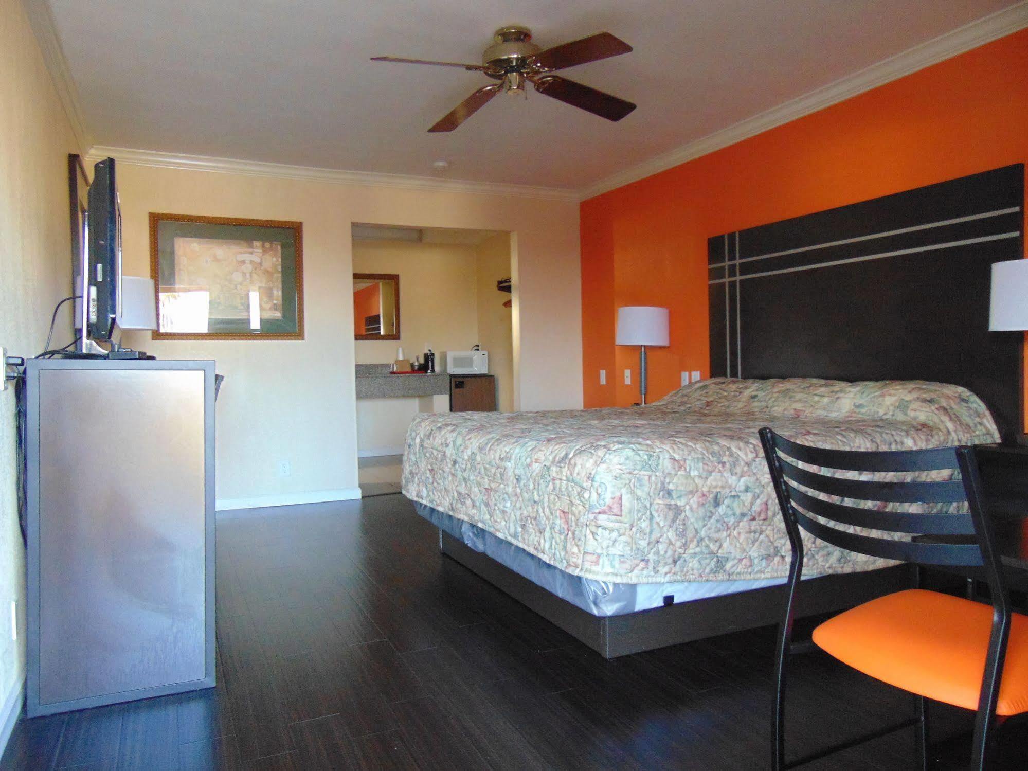 Heart Of Texas Motel Austin Bagian luar foto