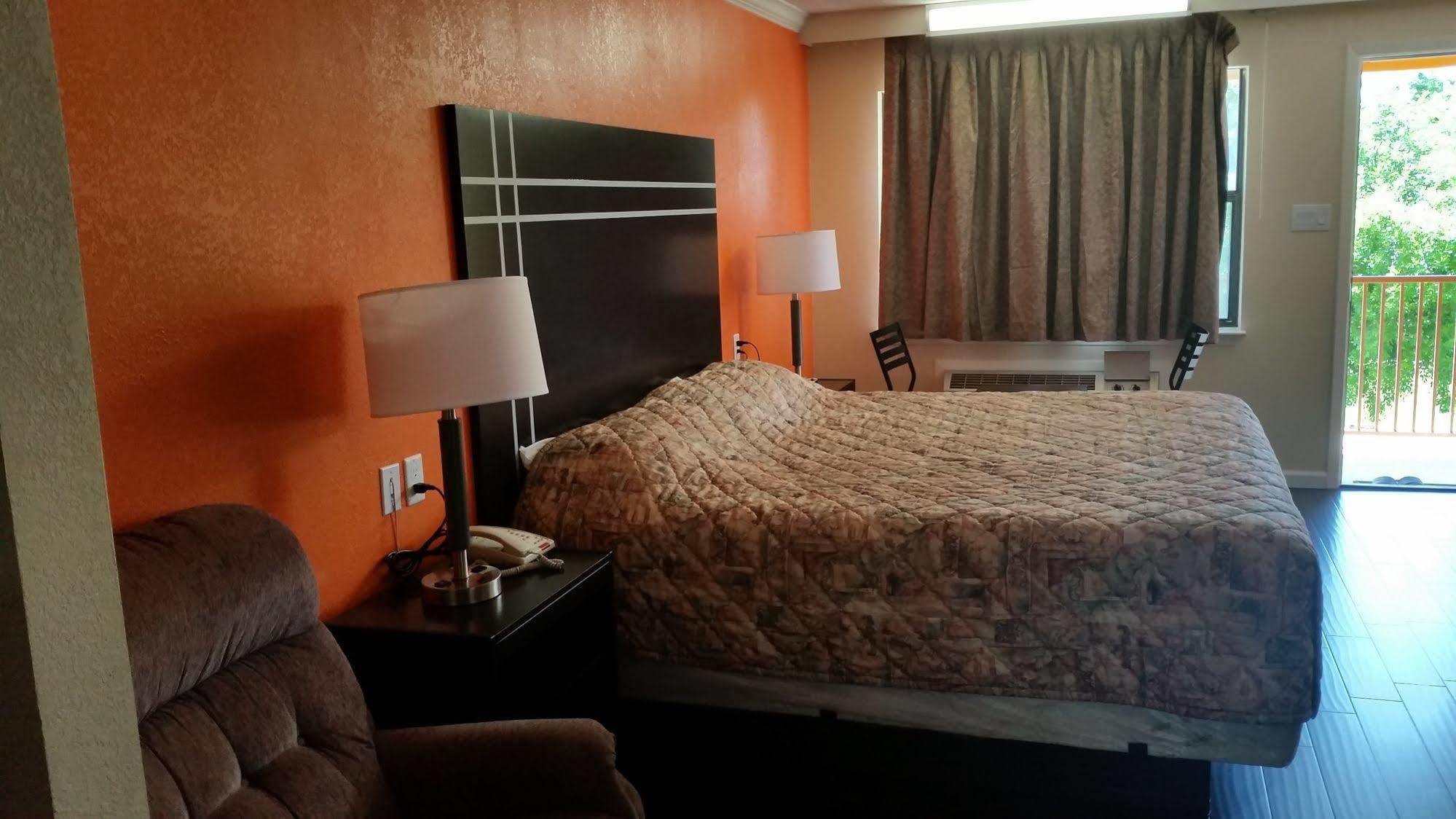 Heart Of Texas Motel Austin Bagian luar foto